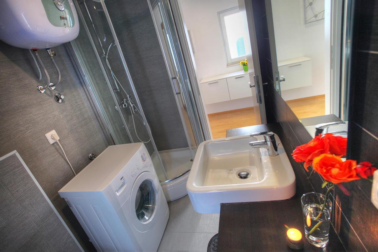 Casa Marina Apartments 希贝尼克 外观 照片