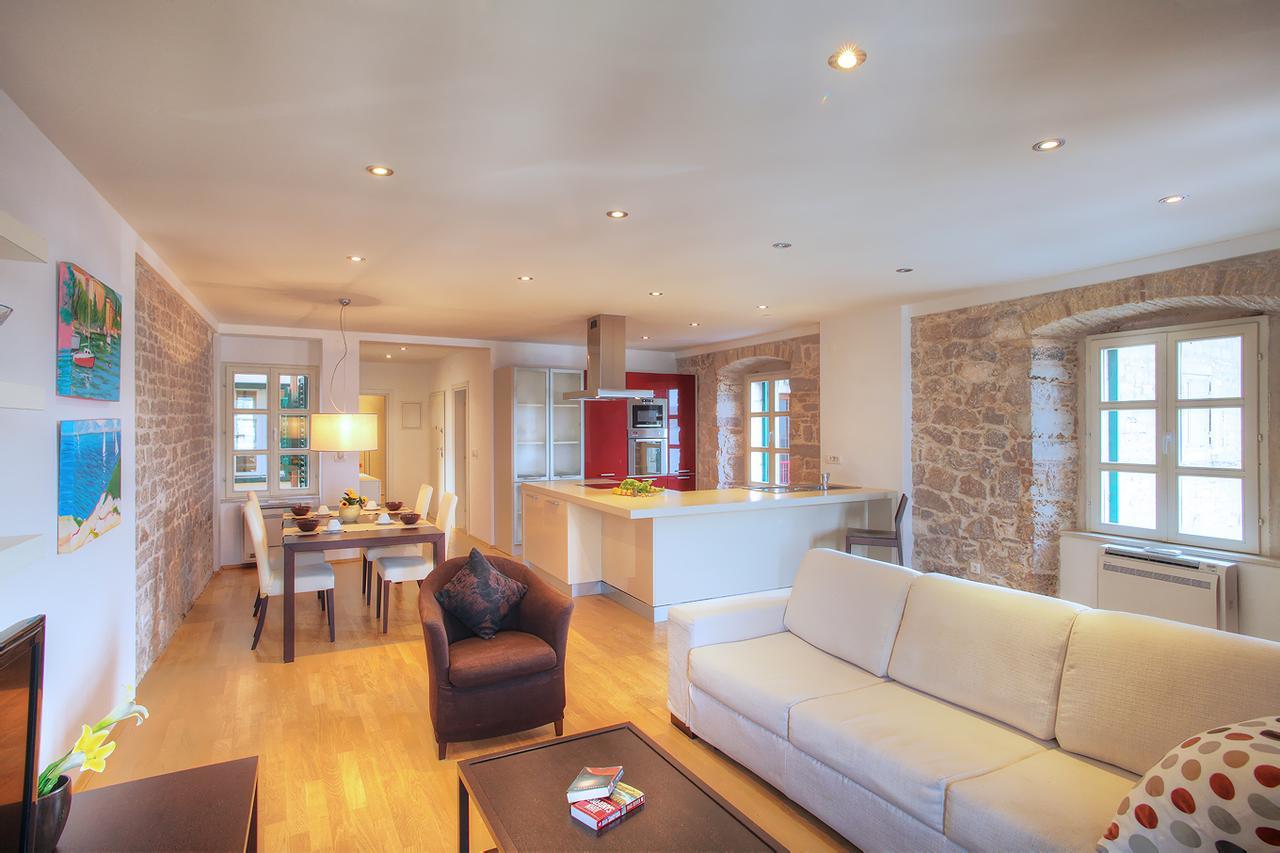 Casa Marina Apartments 希贝尼克 外观 照片