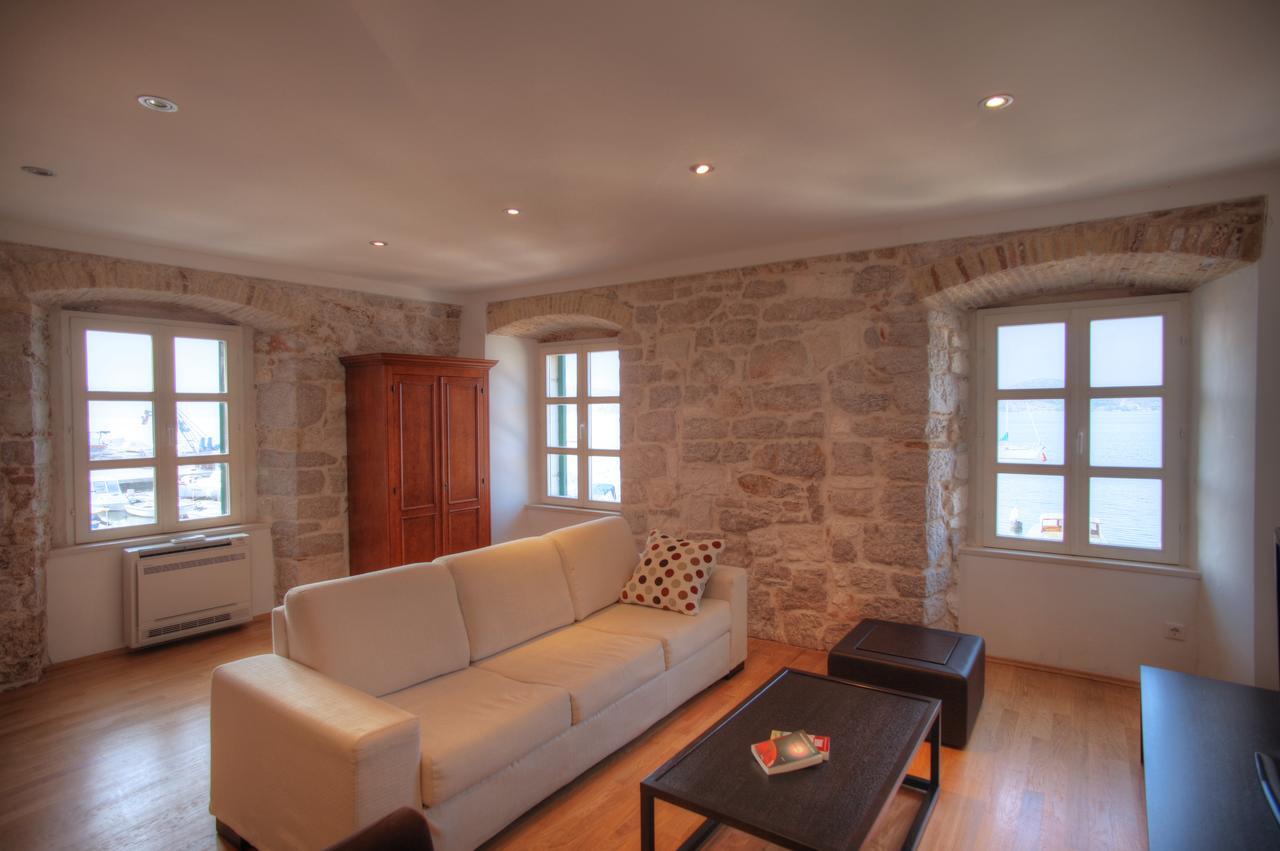 Casa Marina Apartments 希贝尼克 外观 照片