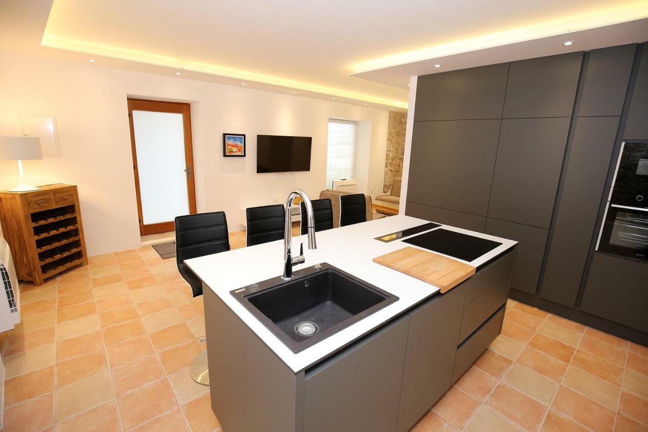 Casa Marina Apartments 希贝尼克 外观 照片